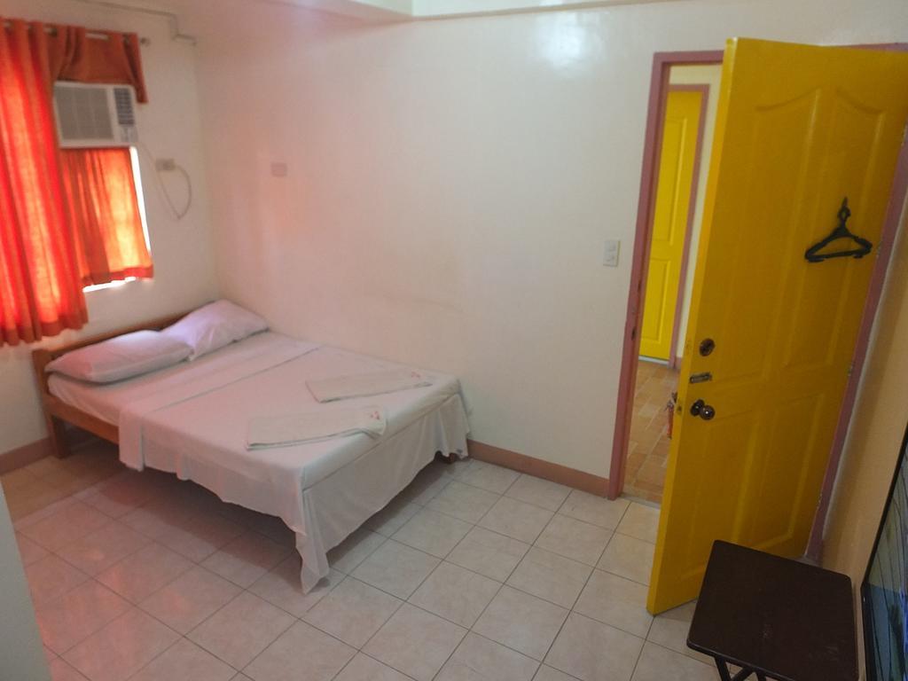 Constrell Pension House Tagbilaran Exterior foto